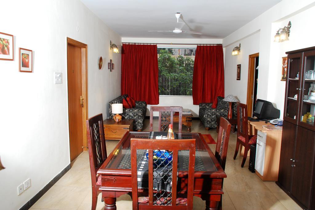 Red Arrow Residency Hotel Колката Екстериор снимка