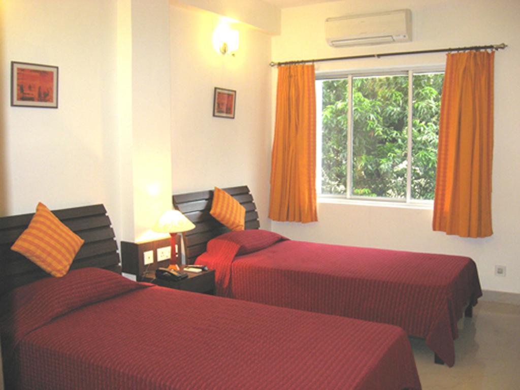 Red Arrow Residency Hotel Колката Екстериор снимка