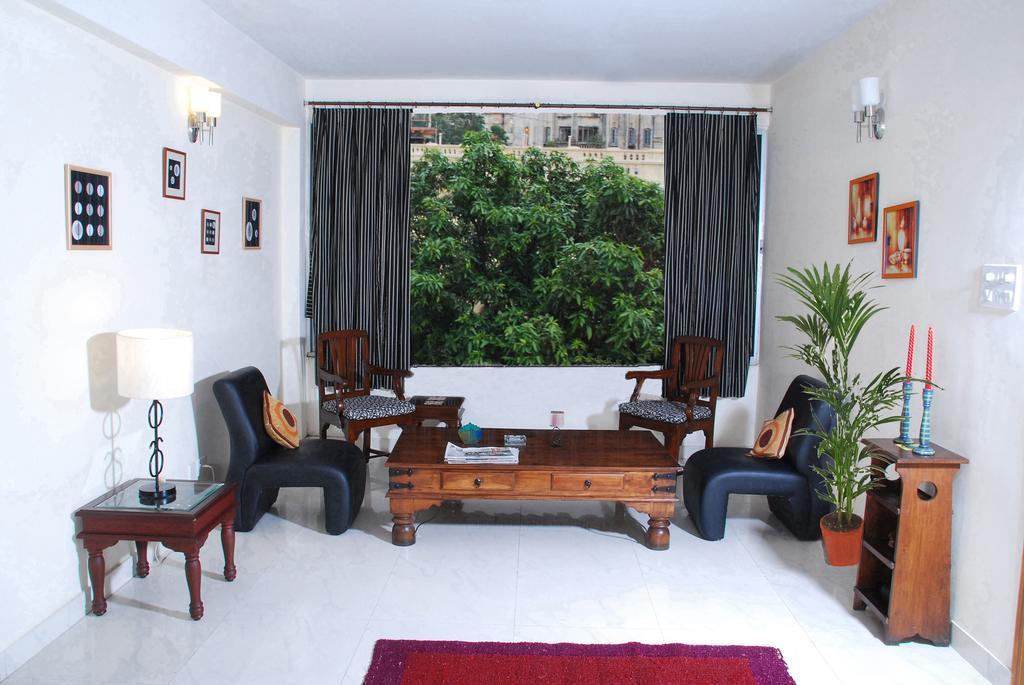 Red Arrow Residency Hotel Колката Екстериор снимка