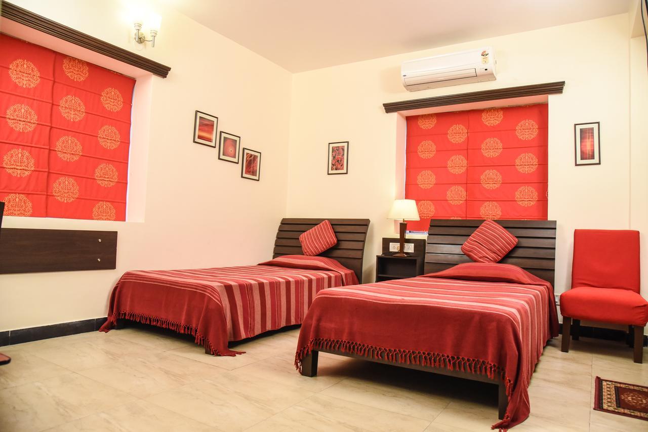 Red Arrow Residency Hotel Колката Екстериор снимка