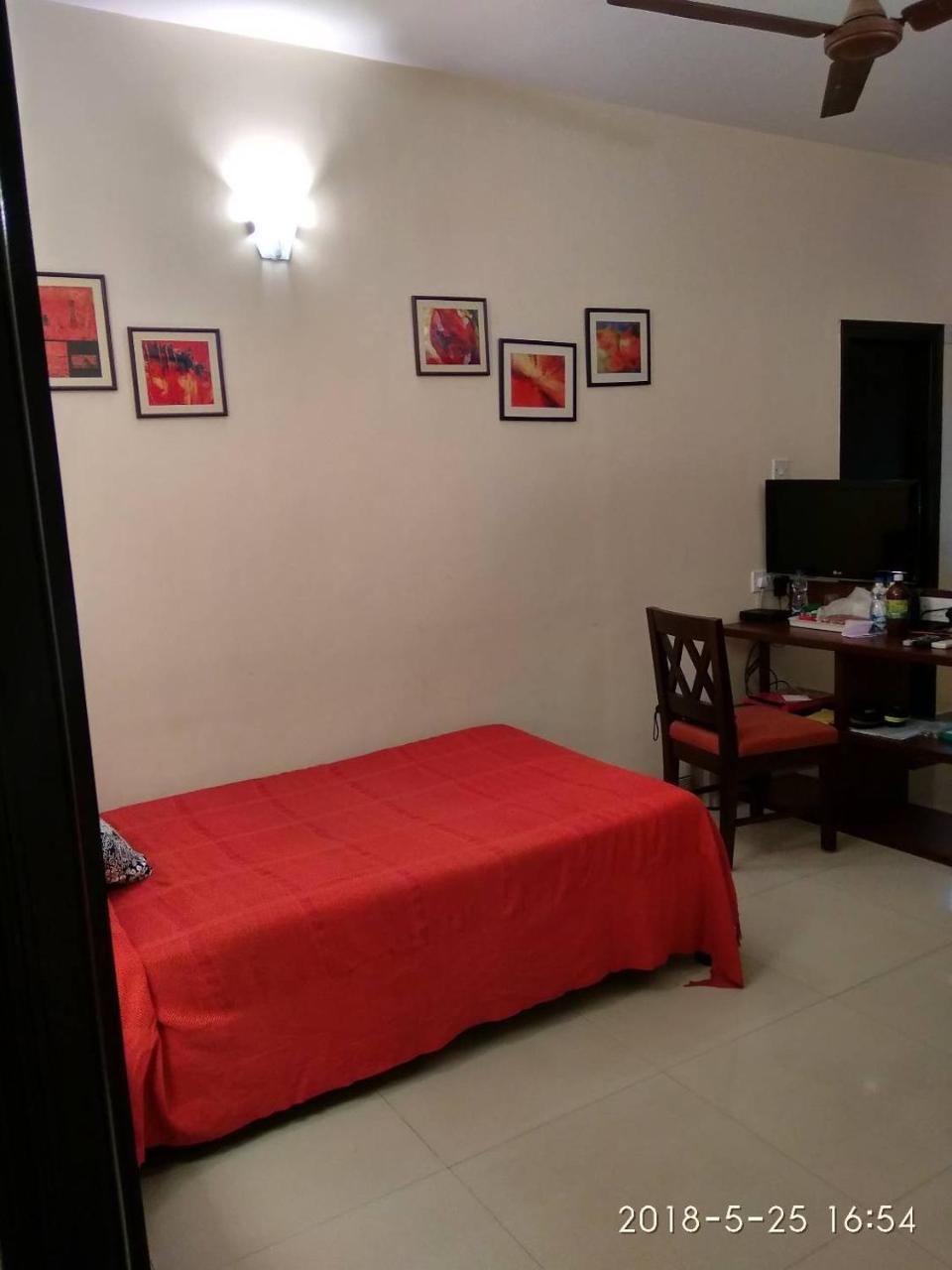 Red Arrow Residency Hotel Колката Екстериор снимка