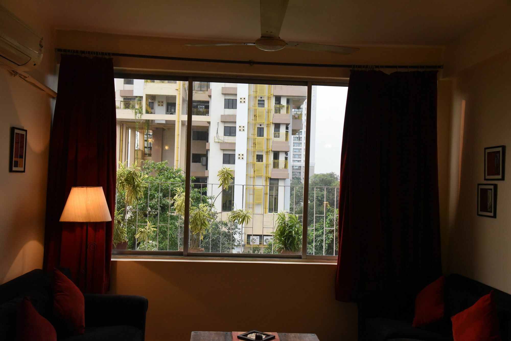 Red Arrow Residency Hotel Колката Екстериор снимка